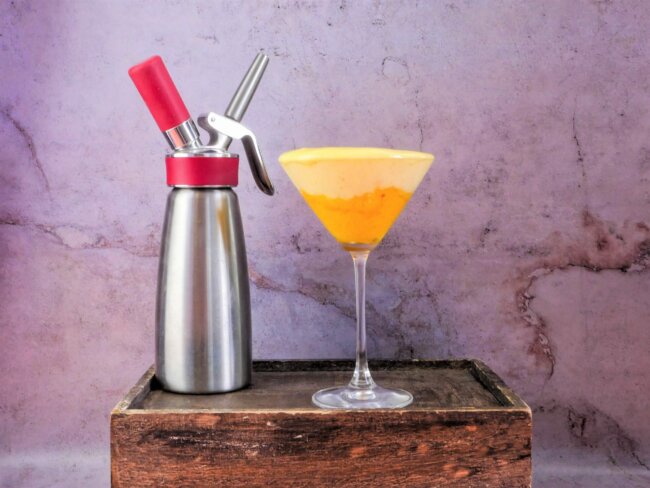 Foto vodka sour de fruta de la pasión acabado final